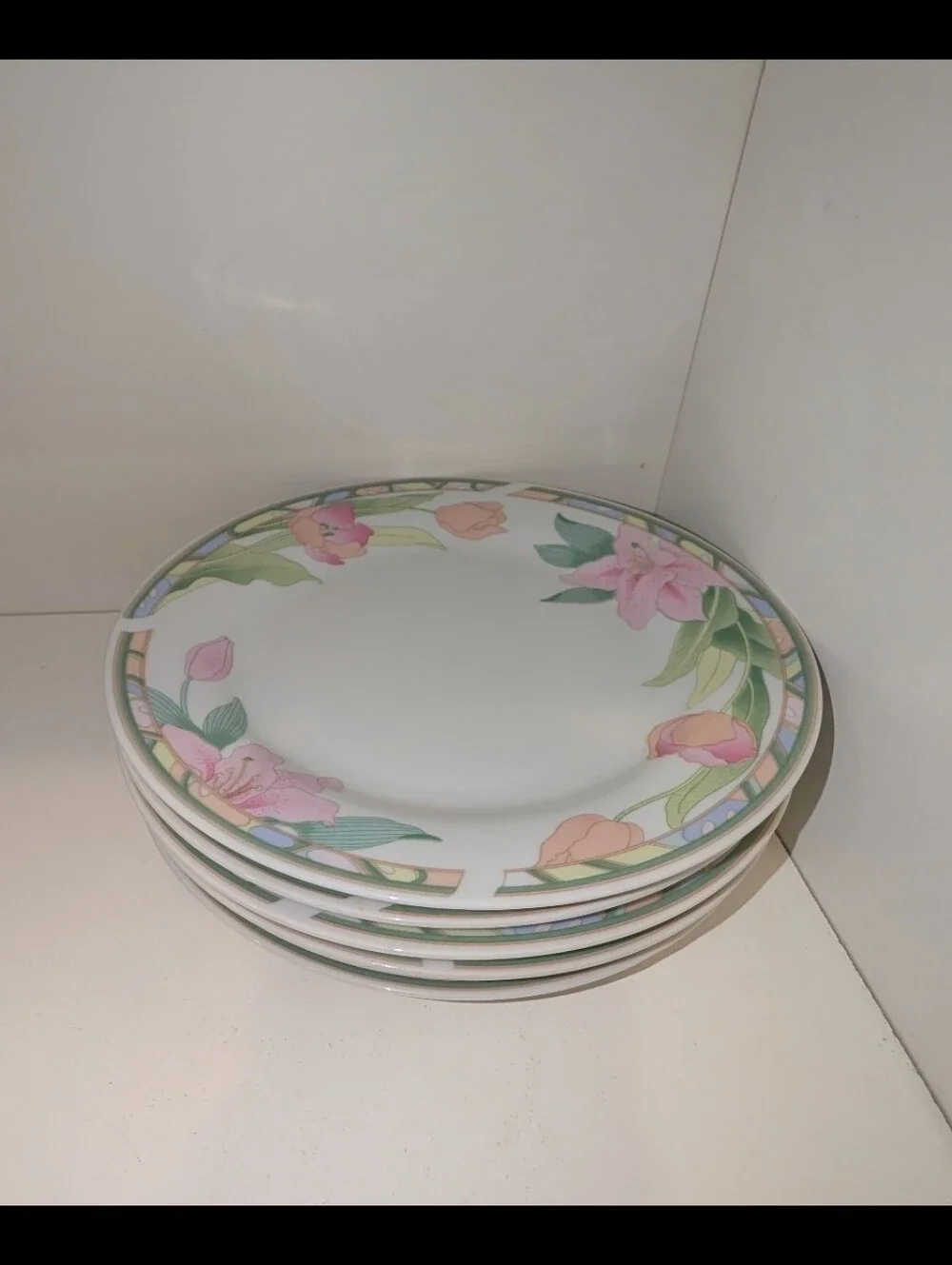 Pastel Floral Dinnerware Set of 6